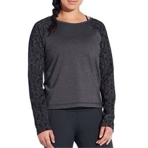 Calia by Carrie Underwood Limited Edition Gray Velvet Onyx Pullover Sweatshirt